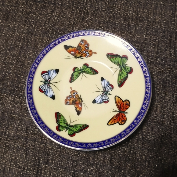 Vintage  Tea cup and Saucer - Picture 2 of 7